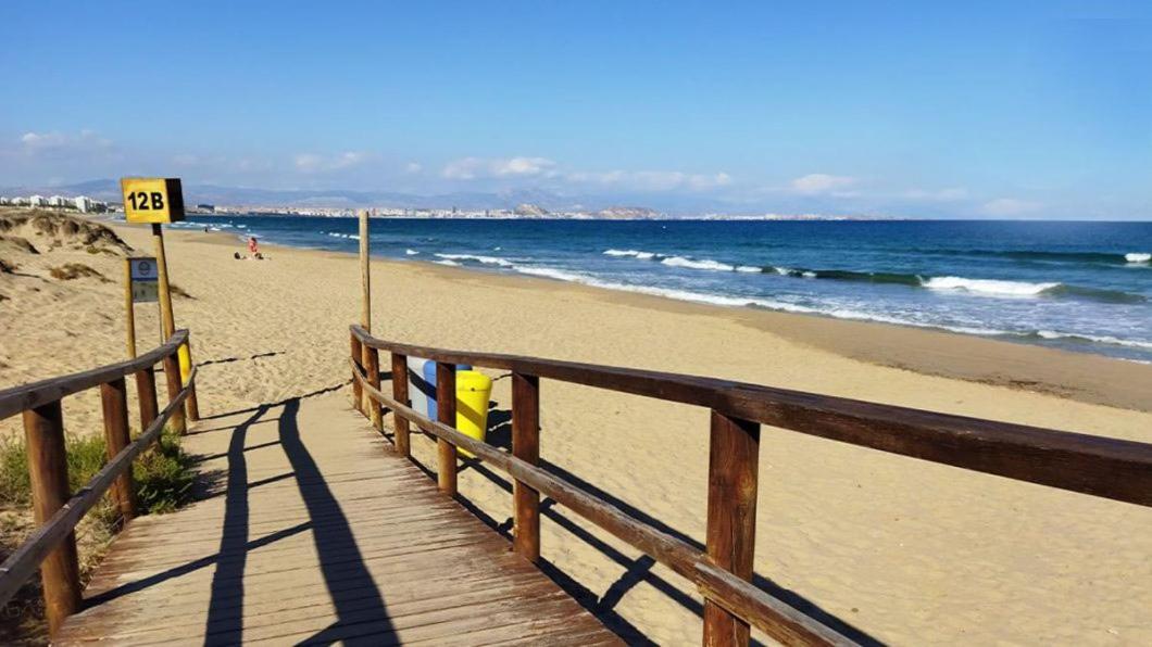 Stunning Sea Views At Just 270 M From The Beach Ареналес-дель-Соль Экстерьер фото